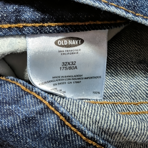 Old Navy Straight Cut Jeans - Picture 2 of 2